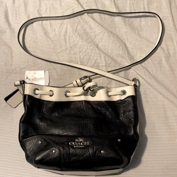 COACH Purse - Picture 1 of 3